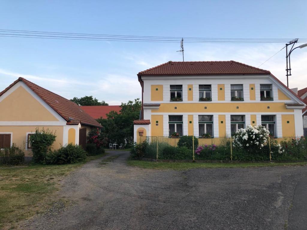 Ubytovani U Simonu Hotel Probulov Bagian luar foto
